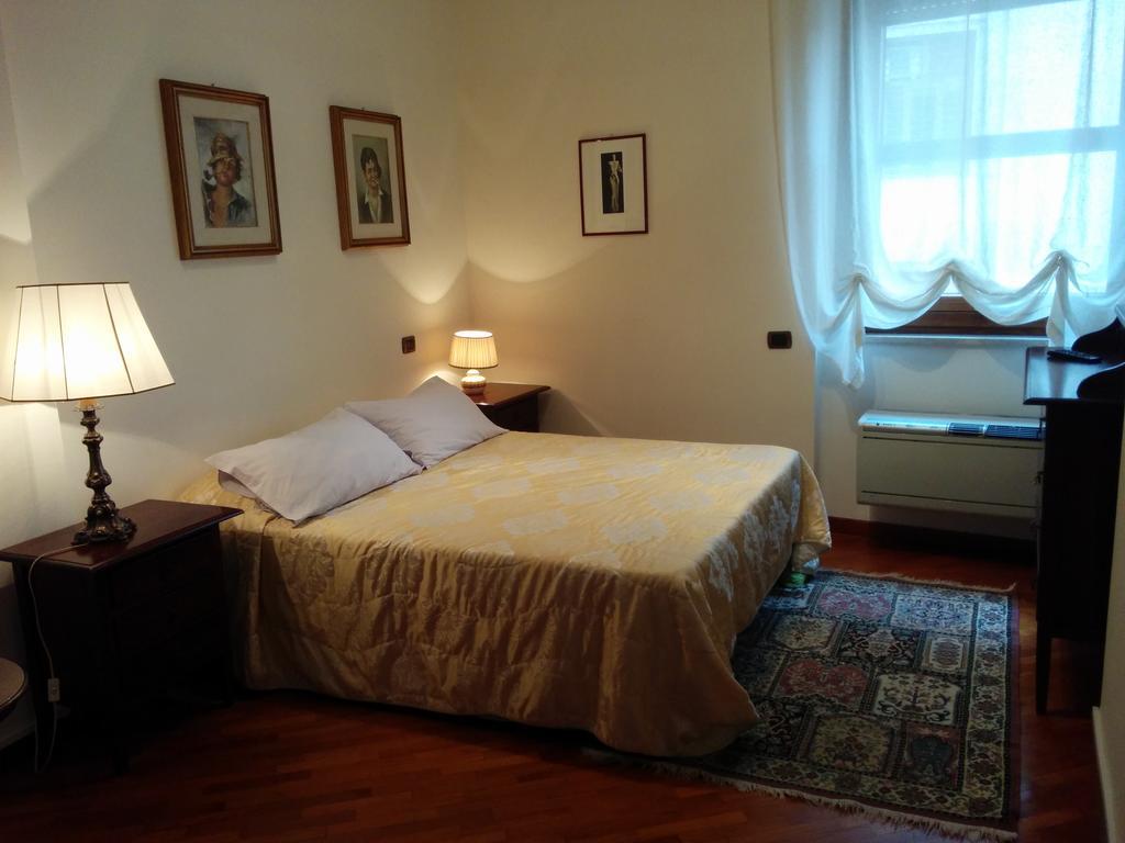 Napoli Porta Di Mare Bed & Breakfast Room photo